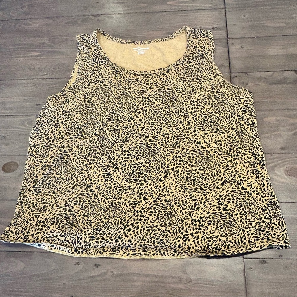 Amazon, Essentials tank top. Woman’s size XL, black and tan print.